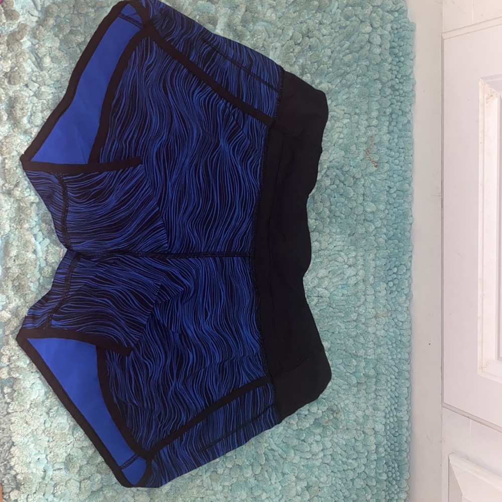 Size 6 lulu lemon shorts